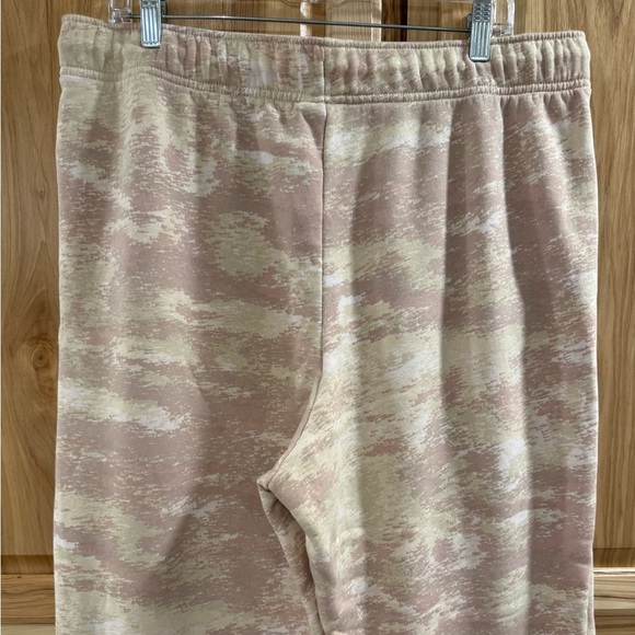 Nike Loose Fit Mid-rise Beige/Cream, Pink Camo Sweatpants Loungewear Athleisure - Picture 7 of 11